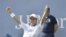   Kei Nishikori celebra tras su victoria sobre Novak Djokovic.