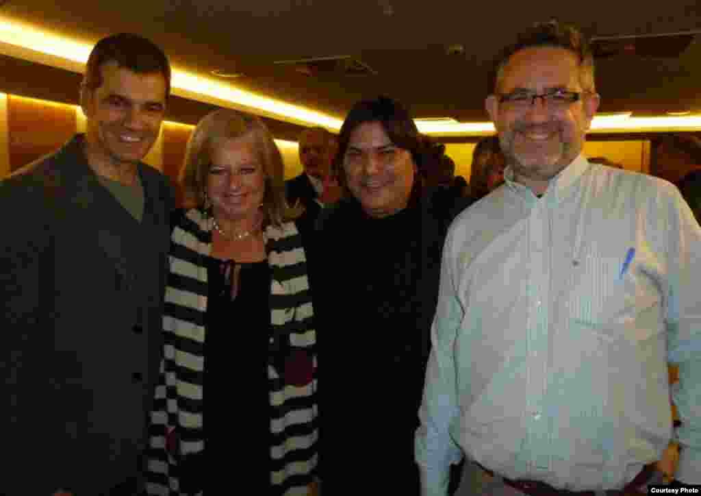 Homenaje a Oswaldo Payá y Harold Cepero en Madrid, en octubre de 2012. En la foto: el diputado y actor español Toni Cantó, de Unión Progreso y Democracia; Consuelo Ordoñez, hermana de Gregorio Ordoñez (quien fuera consejal del PP asesinado por ETA); y Antonio Salvador, activista del MCL y Regis Iglesias, vocero del mismo.