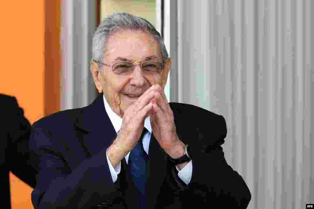 Raúl Castro en la despedida del Patriarca ruso en La Habana.