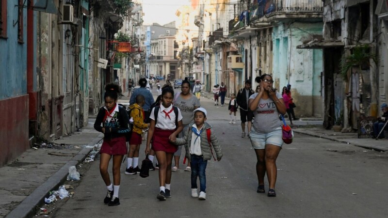 Crisis educativa en Cuba: El regreso a clases marcado por apagones, hambre y déficit de maestros