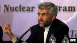 Agentes obligan a las Damas de Blanco a marcharse del lugar donde caminaban pac&iacute;ficamente