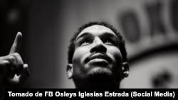 El cubano Osleys Iglesias venció por abandono al ruso Pavel Silyagin y se proclamó campeón de las 168 libras de la Federación Internacional de Boxeo.