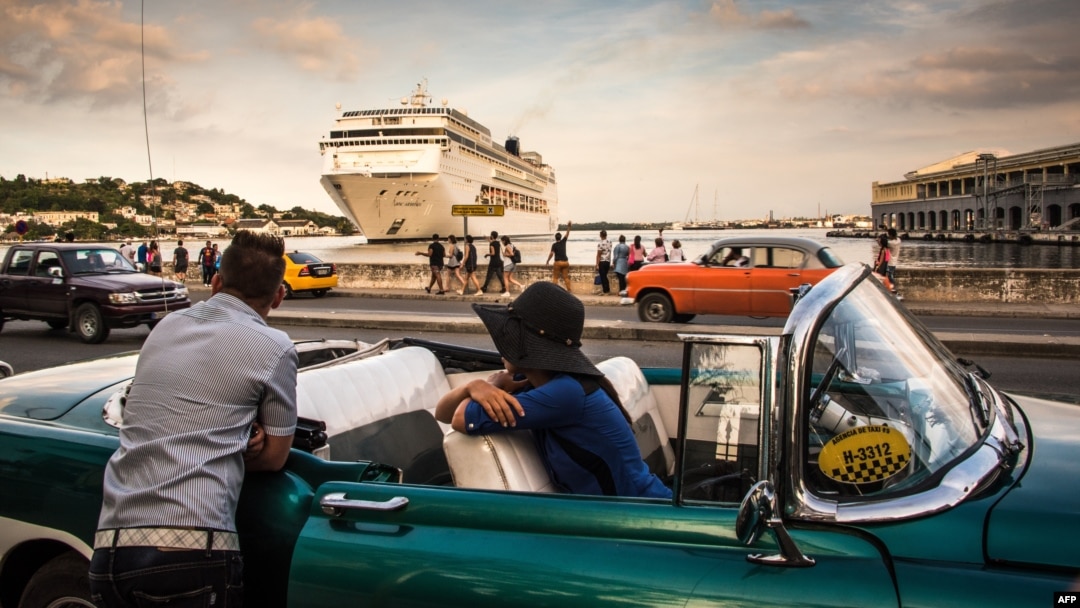El aumento del turismo ha disparado el precio de los carros viejos en Cuba.