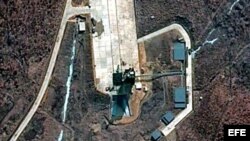 Imagen captada por un satélite de vigilancia que muestra un punto de lanzamiento en Tongchang-ri, Corea del Norte.