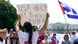 Pintan la frase "Cuba Libre" frente a la Embajada de Cuba en Washington