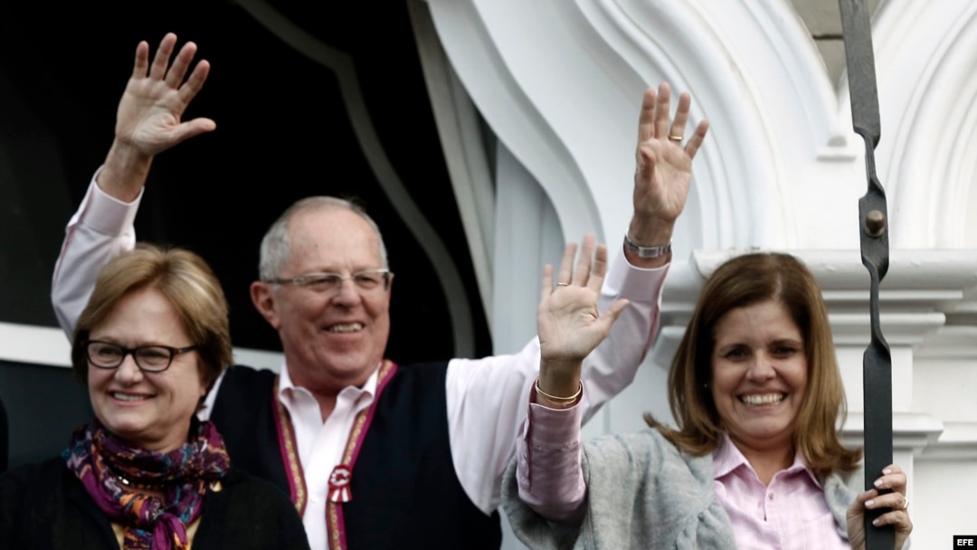 Kuczynski se encamina a un triunfo en comicios en Perú con una mínima ventaja. EFE