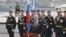 El presidente ruso, Vladimir Putin (c), pronuncia un discurso en la bahía del puerto crimeo de Sebastopol, Crimea.