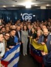 Activistas cubanos en la sede del PP saludaron a María Corina Machado, Premio Nobel de la Paz.