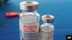 Vacunas Moderna y Pfizer-BioNTech. 