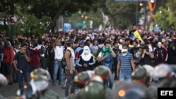La oposición venezolana protesta en las calles.