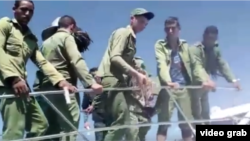 Guardafronteras capturan a balseros cubanos. 