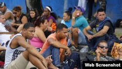 Cientos de migrantes cubanos quedaron varados en camino a EEUU tras la derogación de "pies secos, pies mojados".