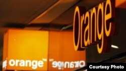 El operador de telecomunicaciones francés Orange, con 230 millones de clientes, acordó modernizar ese sector en Cuba.