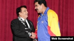 Juan Gabriel y Nicolás Maduro se reúnen en Miraflores