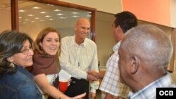 Opositores visitan Martinoticias.