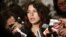 Camila Vallejo hace declaraciones a la prensa cuando era presidenta de la Federación de Estudiantes de la Universidad de Chile.