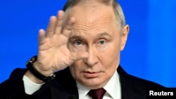 El presidente ruso Vladimir Putin durante una conferencia de prensa en Moscú. (Alexander Nemenov/Pool via Reuters/Archivo)