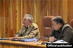 Raúl Castro y Marino Murillo.