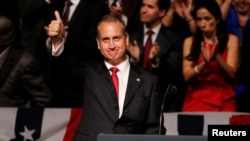 El representante republicano de la Florida Mario Díaz-Balart, durante un acto con el presidente Donald Trump en Miami, en junio del 2017.