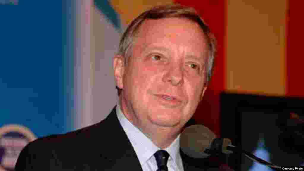 Senador D. Durbin por Illinois