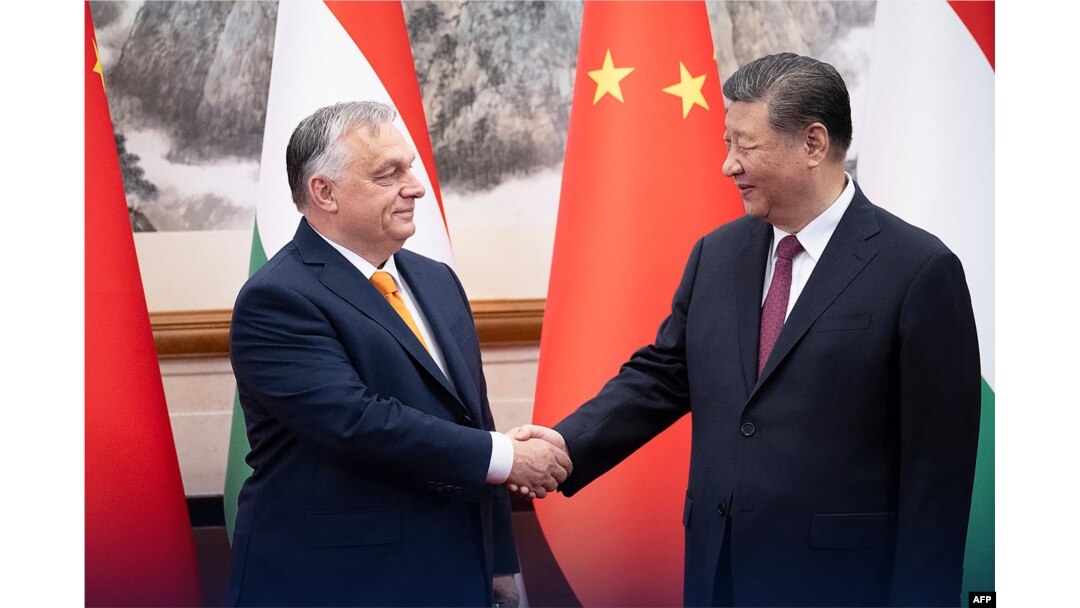 El primer ministro húngaro, Viktor Orbán se reúne con el presidente chino, Xi Jinping.