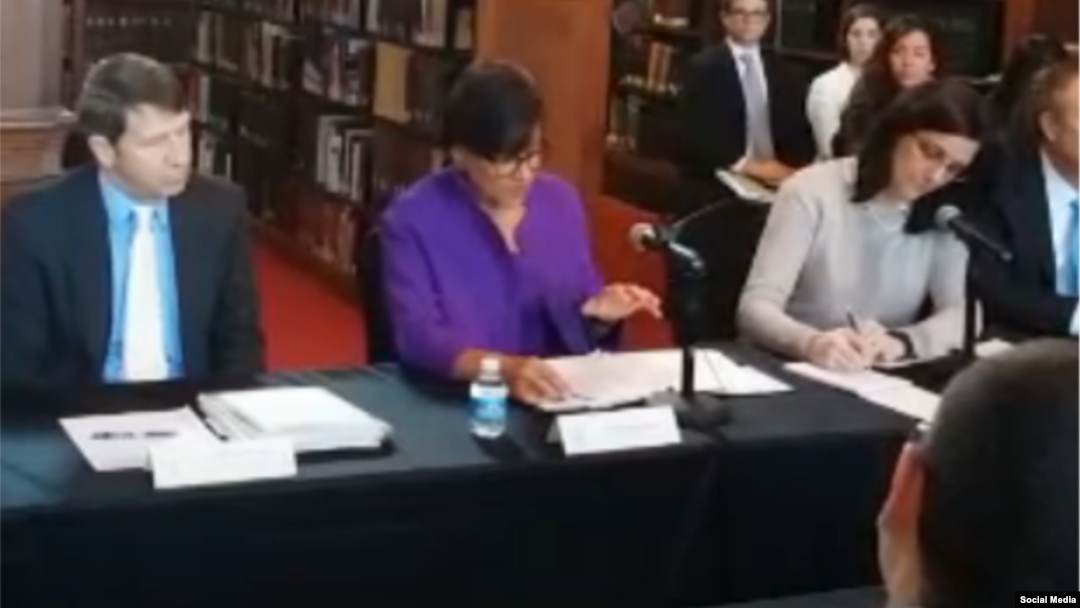 Second U.S.-#Cuba Regulatory Dialogue in Washington, D.C. #CommercialDiplomacy #CubaPolicy. Tomado del Twitter oficial de la Secretaria de Comercio enny Pritzker