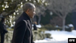 El presidente de Estados Unidos, Barack Obama, se dirige al helicóptero Marine One, en la Casa Blanca, Washington DC (Estados Unidos).