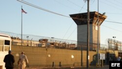 Vista de la entrada al campamento VI de la Base Naval de Guantánamo. Archivo.