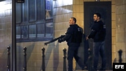 Los ataques, que ocurrieron en seis puntos diferentes de París, dejaron más de un centenar de muertos. EFE