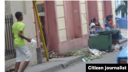 Reporta Cuba. Basureros en las calles. @yosmanymayeta.