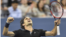 Roger Federer reacciona tras vencer a Gael Monfils.