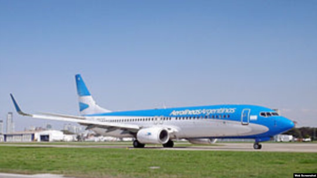 Aerolineas Argentinas. Avión 737-800