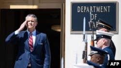 El Secretario de Guerra de EEUU, Pete Hegseth, en el Pentágono. 