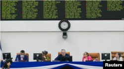 Diputados nicaragüenses en sesión parlamentaria sobre la 'Ley de Regulación de Agentes Extranjeros'