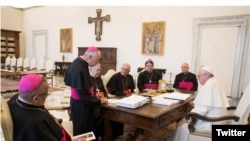 Los obispos venezolanos presentaron al Papa un informe sobre la crisis humanitaria en país petrolero. 
