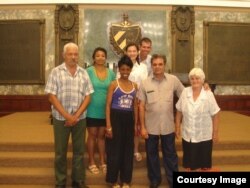 Profesores cubanos de Pu Jie.