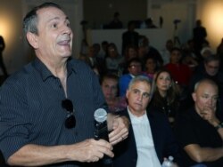 Enrique García, exfuncionario de la Inteligencia Cubana en el Festival Vista, en el Museo Americano de la Diáspora Cubana