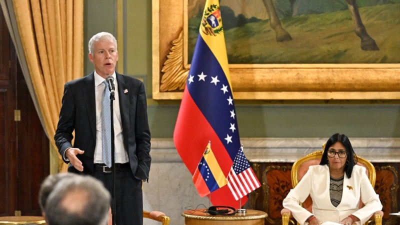 EEUU y Venezuela firman acuerdos con petroleras extranjeras para incrementar producción
