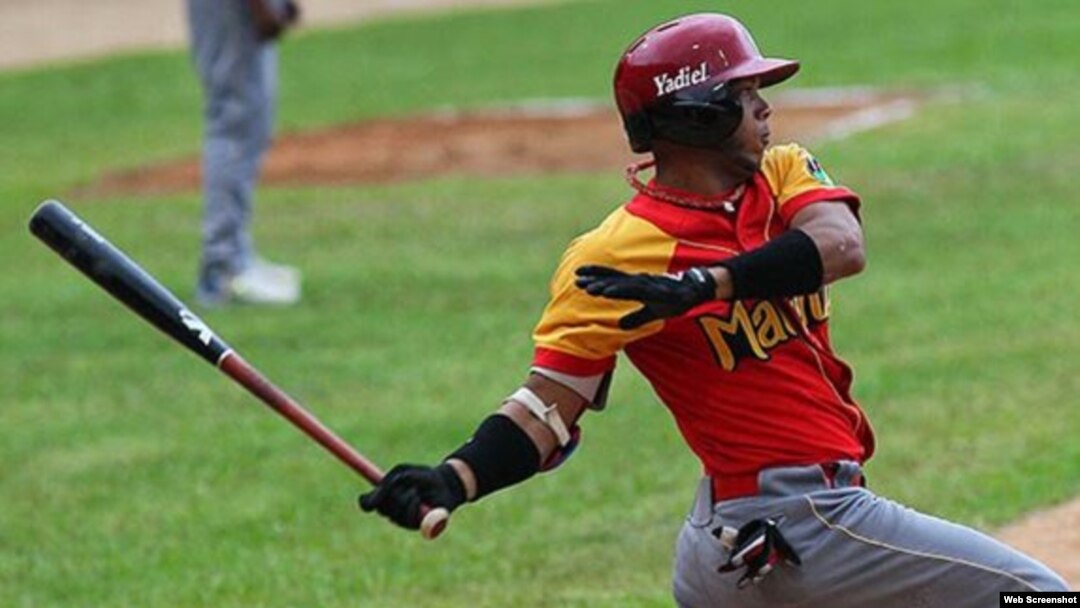 Yadiel Hernández.