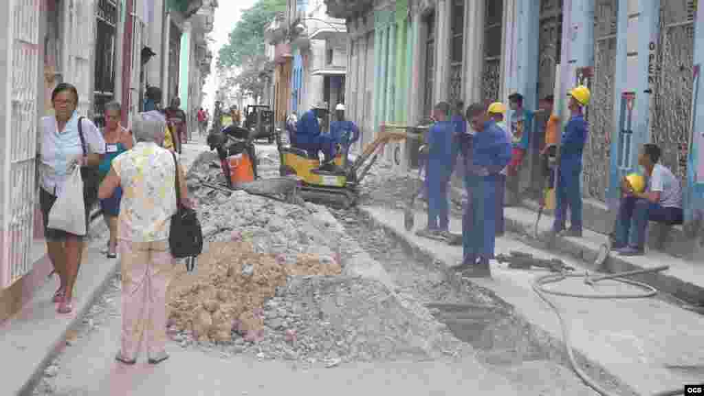 Labores constructivas intensas en Habana Vieja por la pronta visita del presidente Obama.