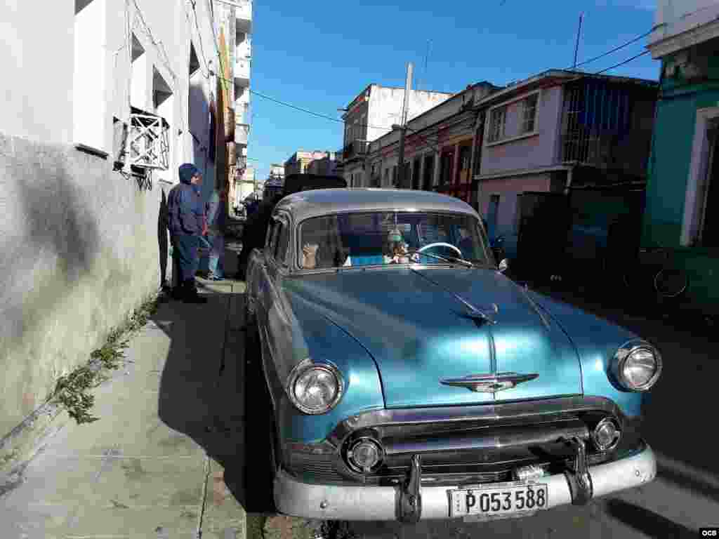 Almendrón de taxi en La Habana.