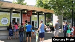 Fachada estilo cubano del proyecto (Foto cortesia de Conflict Kitchen)