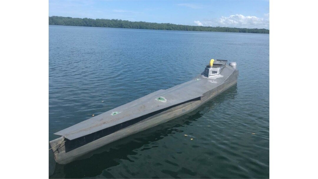 Lancha semisumergible encautada en Panamá