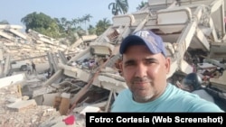 Dreny Ley Alba González estuvo este viernes frente al edificio en el que residía la familia de Vanessa Martínez