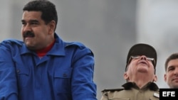 Raúl Castro y Nicolás Maduro, durante el desfile por el día de los trabajadores en La Habana.