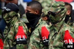 Miembros desmovilizados del Frente de Guerra Suroccidental del ELN.
