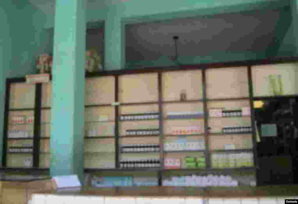 Farmacia sita en Clavel entre Retiro e Infanta.