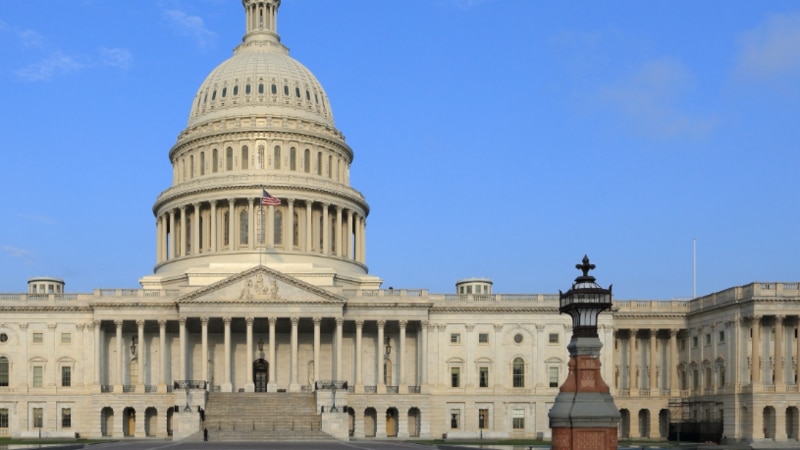 Senado aprueba resolución para impedir nuevas acciones militares en Venezuela; Trump reacciona