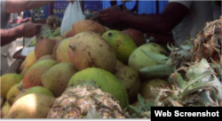 Reporta Cuba. Venta de frutas en mercados cubanos.