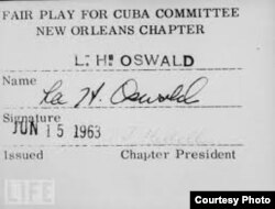 Tarjeta de afiliación de Oswald al Comité Pro Justo Trato a Cuba